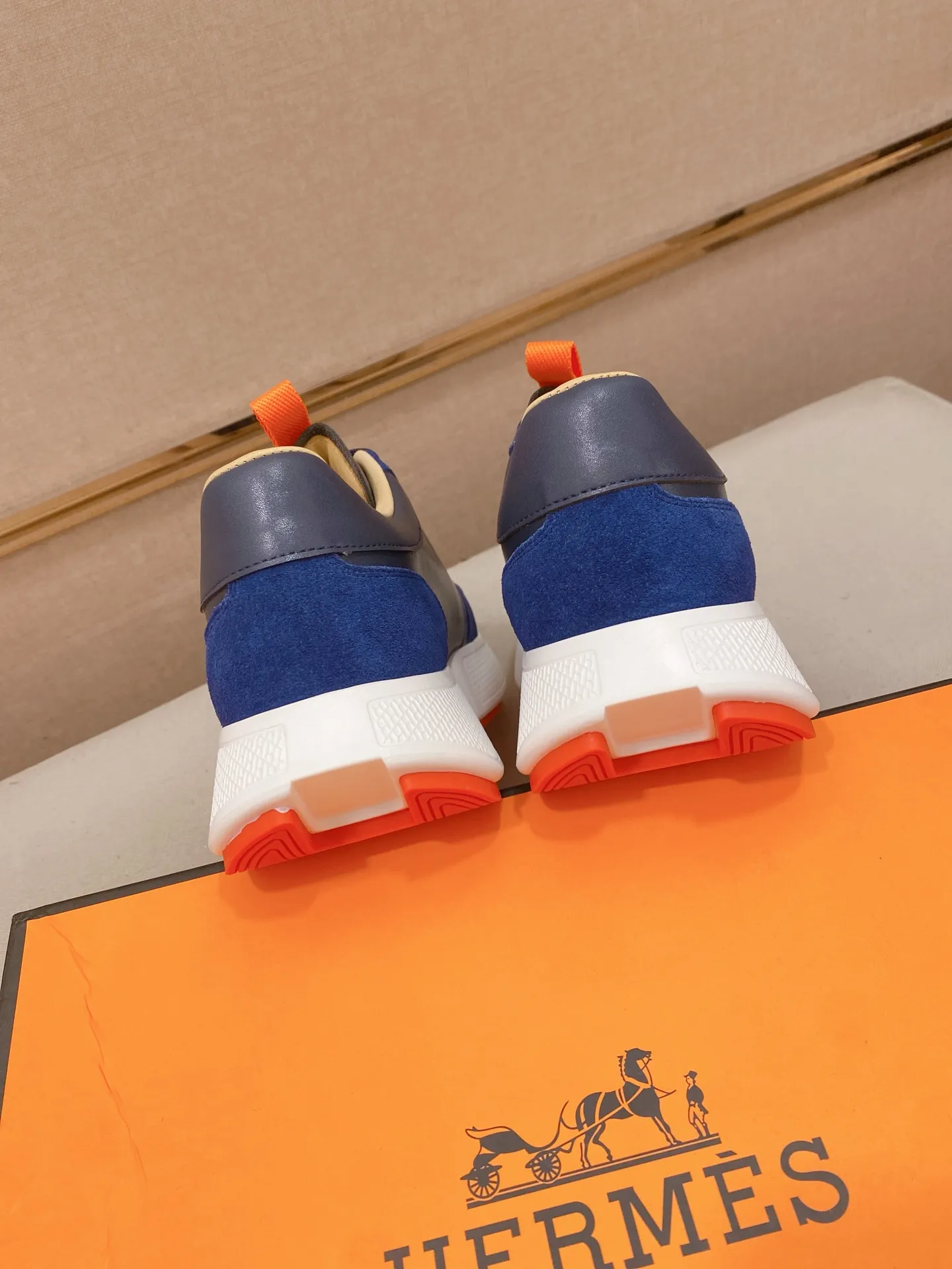 Men's clothing and shoes💰: 480💰《HERMES》【Classic original order·Version】Hermès; top 🔝purchasing agent🔍🔍men's latest 🇺🇸 counter sales simultaneously, imported from Italy original ▲▲cowhide ▲▲ (high-end, nobility, class) ) Exquisite workmanship (Italian 🇮🇹 imported water-dyed 🐂 cowhide lining) sole: original sole provided by the original factory, ⚠️exclusive double-layer activity·TPR·rubber·combined molded outsole; super comfortable·wear-resistant·non-slip·environmental protection The real thing is more beautiful if you take the real thing (high quality, follow the order). You can enter and exit the counter at will * Number of yards: 38-44 (45 can be customized and cannot be returned or exchanged)